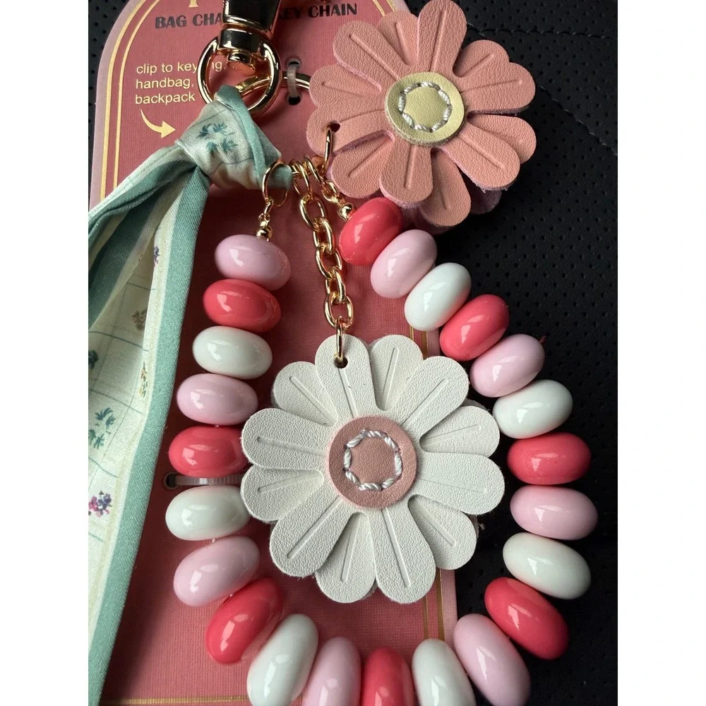 Pippa Bag Charm Keychain Daisy Flower Pink White‎ Beaded Scarf Ribbon Gold Tone